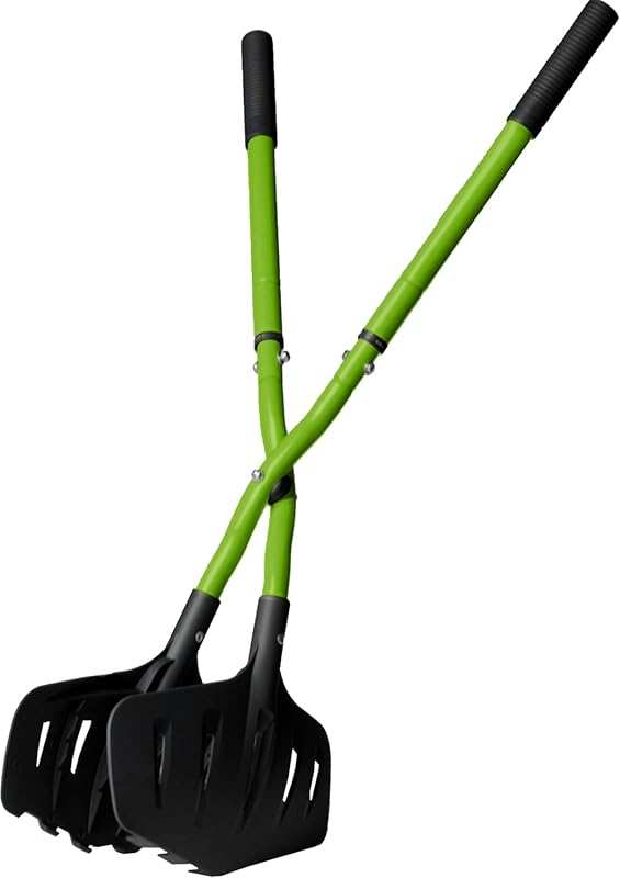 Earthwise Telescoping Gator Grabber for Quick Leaf Cleanup in Green/Bl