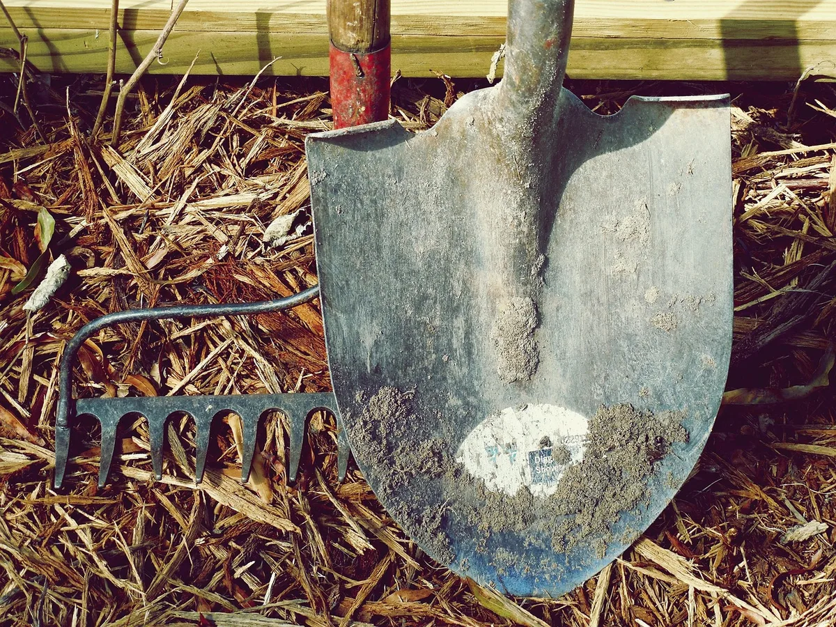 cat repellent garden mulch barrier