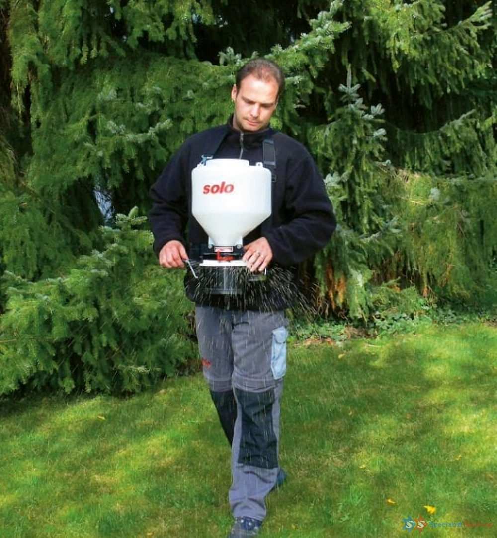 grub control granular spreader lawn application