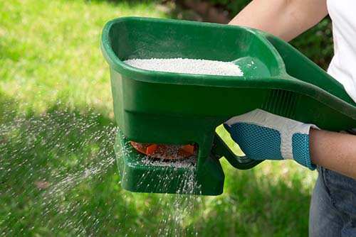 grubEx granular spreader application