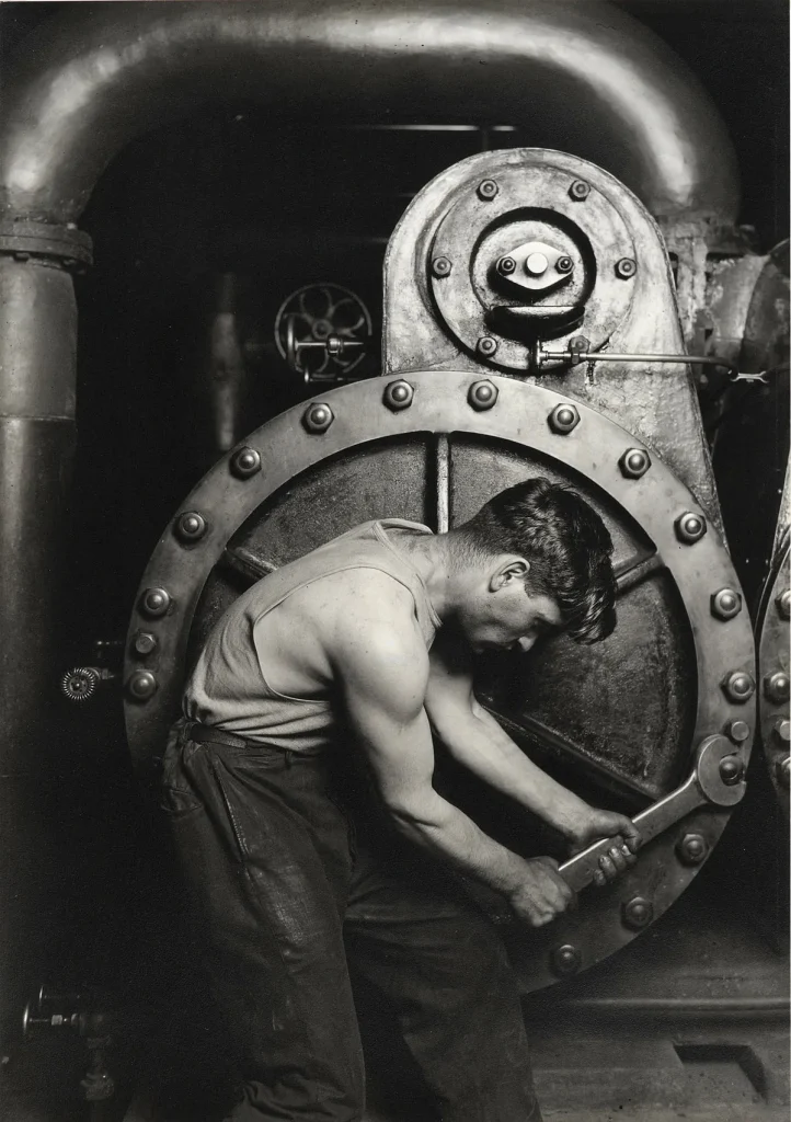 how old is linguoer mechanic